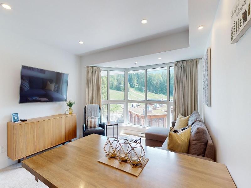 Le Chamois Hotel Whistler image