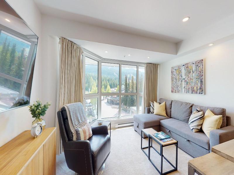 Le Chamois Hotel Whistler image
