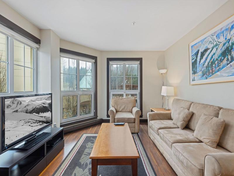 Le Chamois Hotel Whistler image