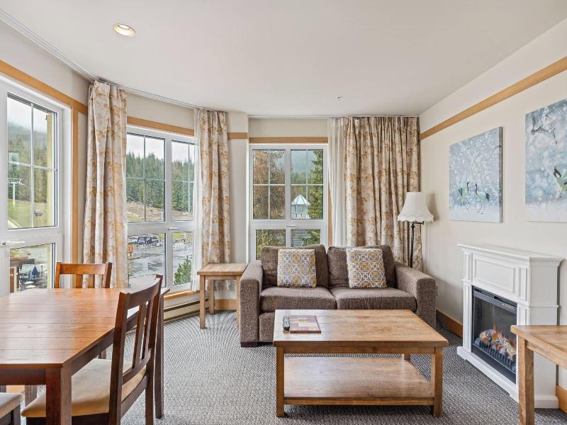 Le Chamois Hotel Whistler image