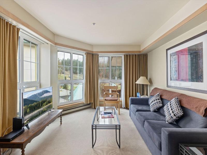 Le Chamois Hotel Whistler image