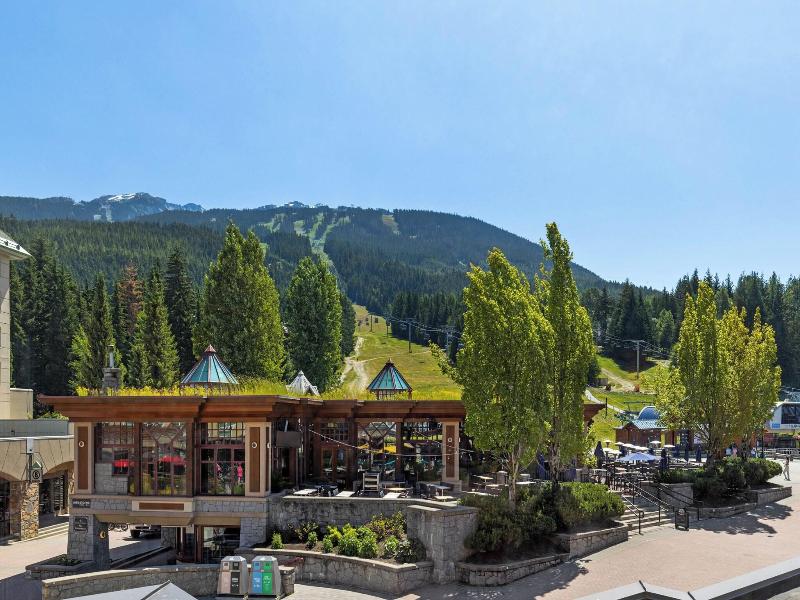 Le Chamois Hotel Whistler image
