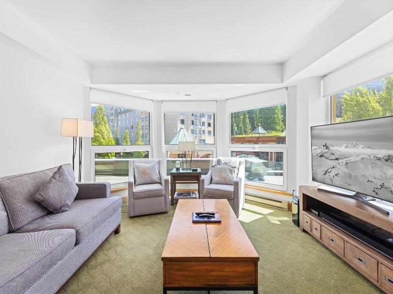 Le Chamois Hotel Whistler image