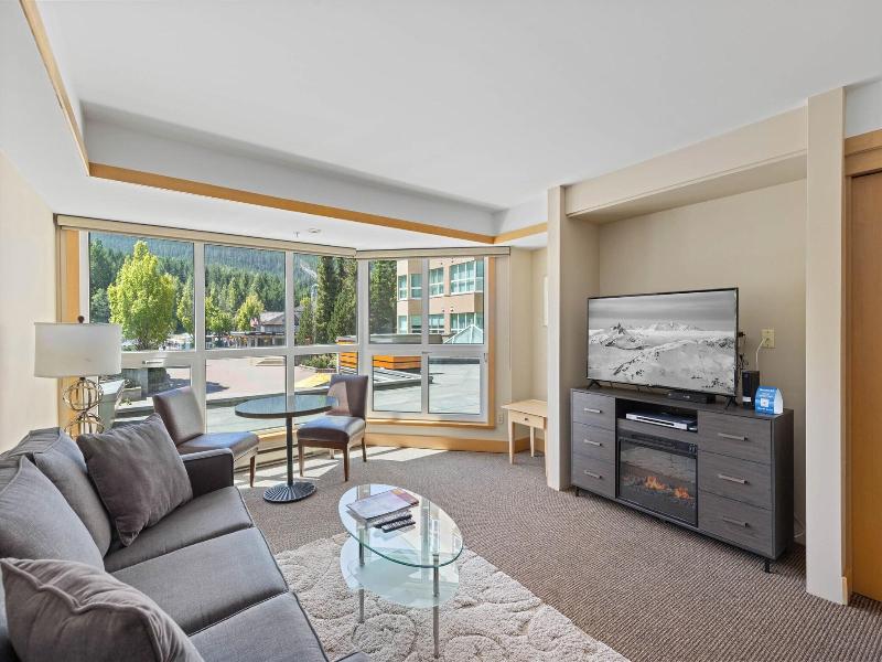 Le Chamois Hotel Whistler image