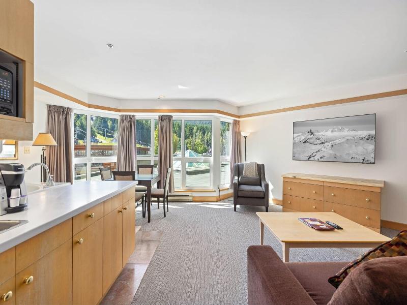 Le Chamois Hotel Whistler image
