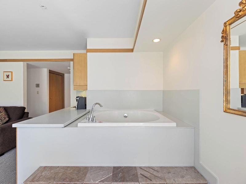 Le Chamois Hotel Whistler image