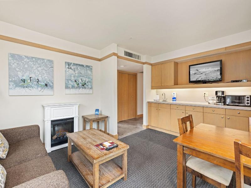 Le Chamois Hotel Whistler image