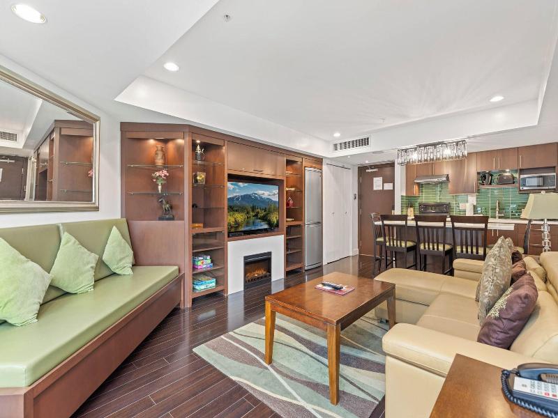 Le Chamois Hotel Whistler image