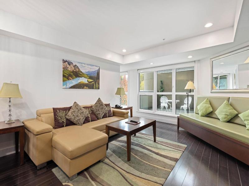 Le Chamois Hotel Whistler image