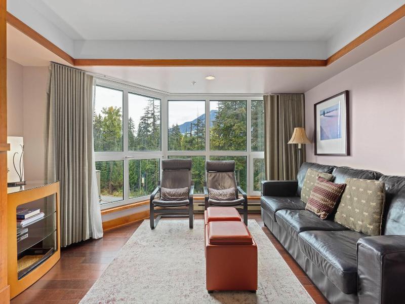Le Chamois Hotel Whistler image