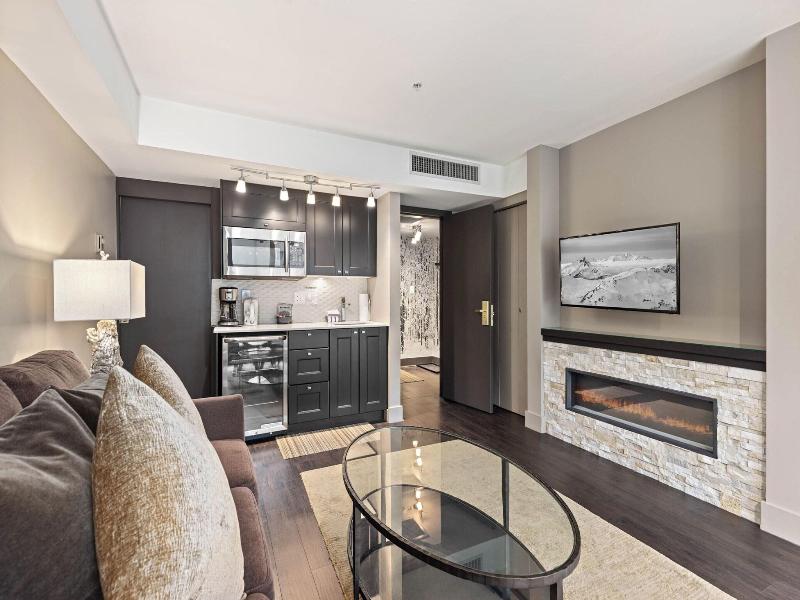 Le Chamois Hotel Whistler image