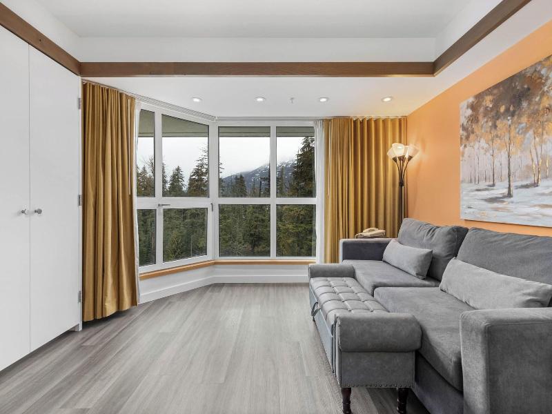 Le Chamois Hotel Whistler image