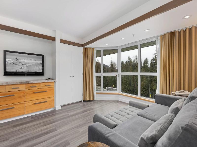 Le Chamois Hotel Whistler image