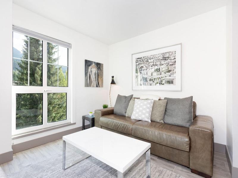 Le Chamois Hotel Whistler image