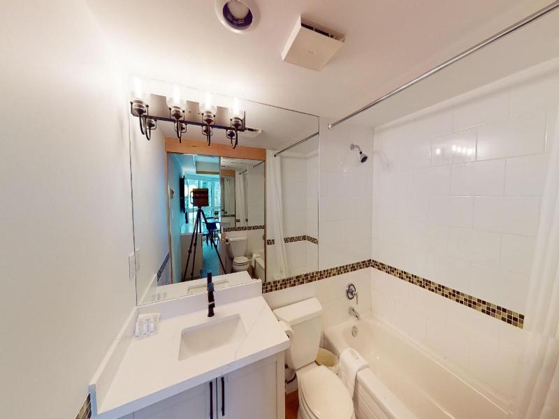 Le Chamois Hotel Whistler image