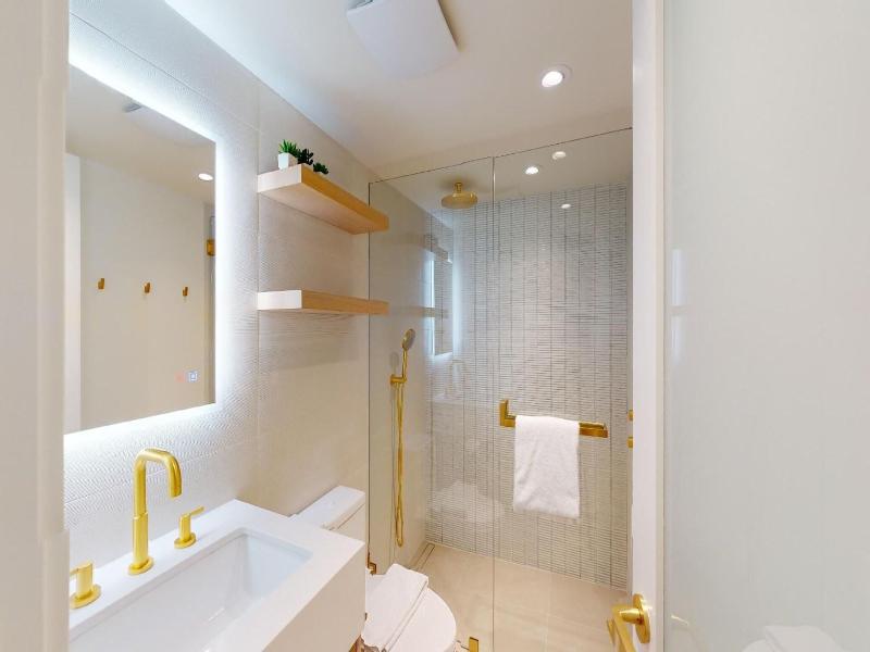 Le Chamois Hotel Whistler image
