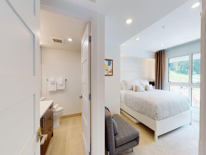 Le Chamois Hotel Whistler image