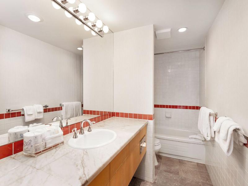 Le Chamois Hotel Whistler image