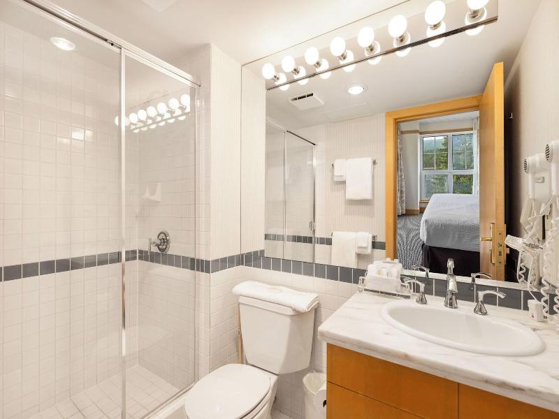 Le Chamois Hotel Whistler image