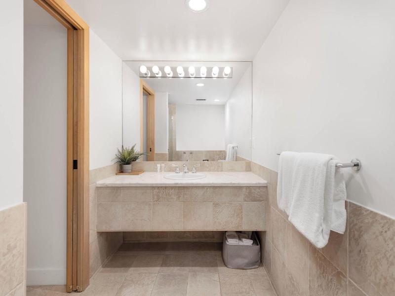 Le Chamois Hotel Whistler image