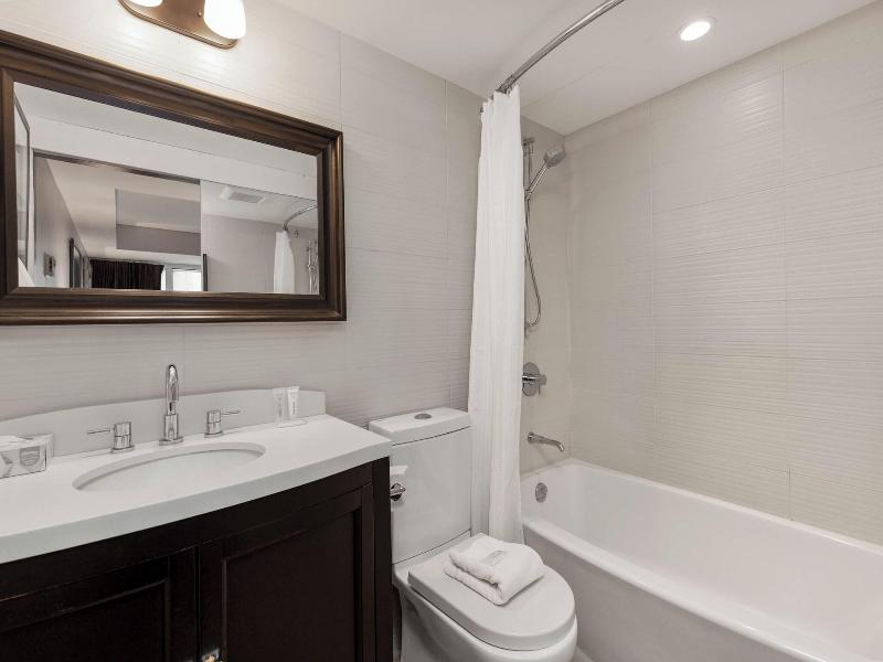 Le Chamois Hotel Whistler image