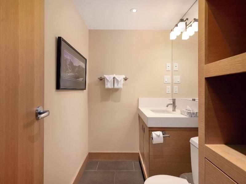 Le Chamois Hotel Whistler image