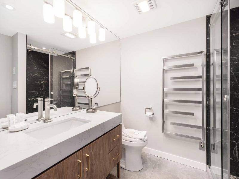 Le Chamois Hotel Whistler image