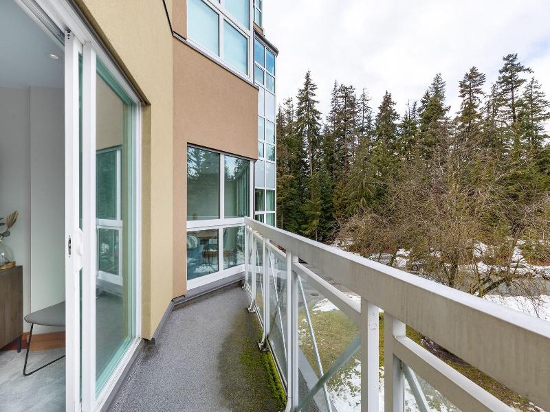 Le Chamois Hotel Whistler image