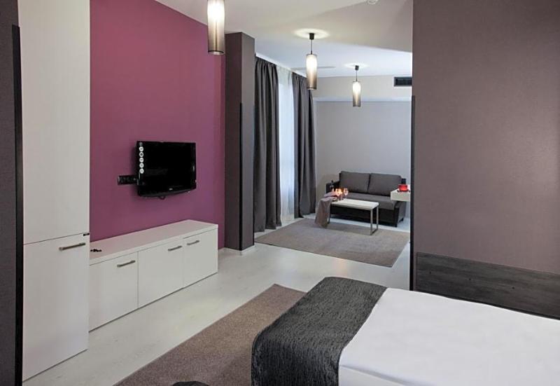 Hotel Idol image