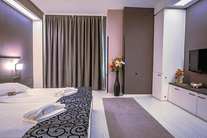 Hotel Idol image