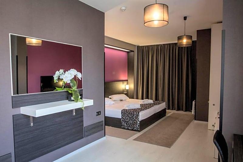 Hotel Idol image