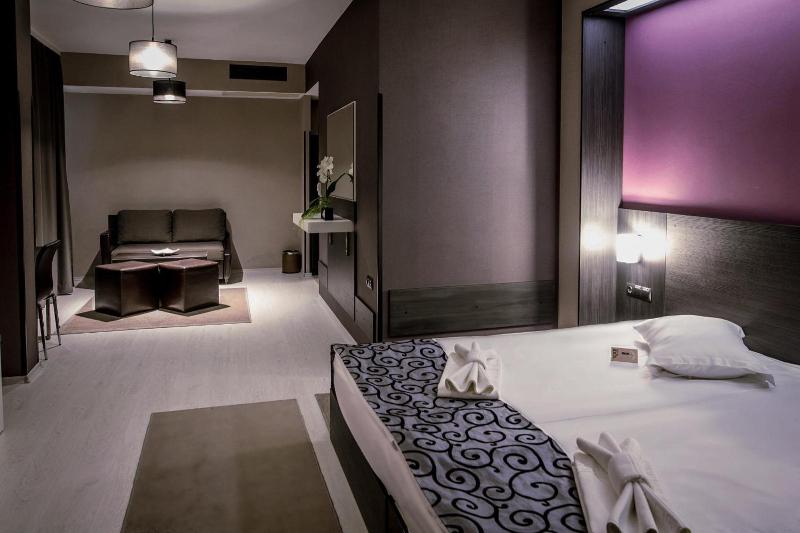 Hotel Idol image 10