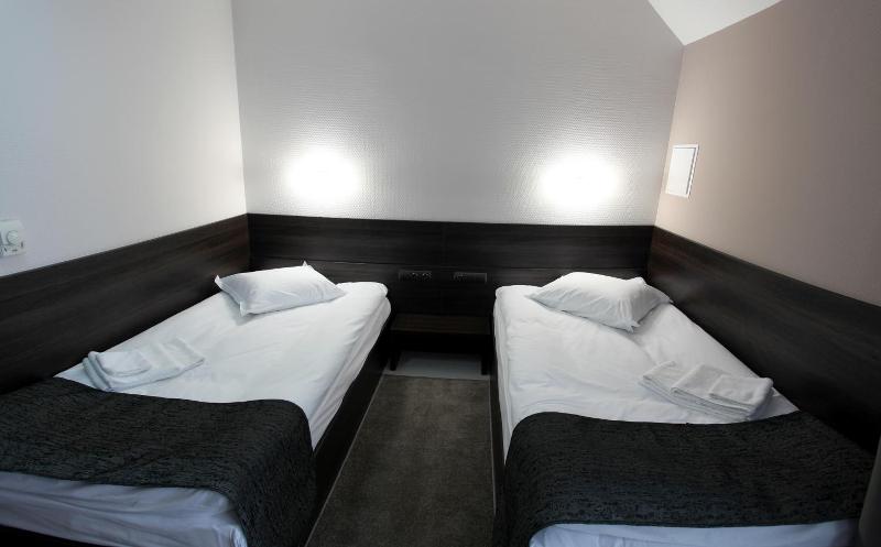 Hotel Idol image 1