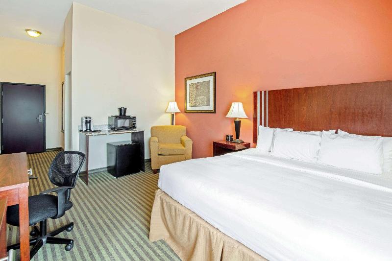 La Quinta Inn & Suites Woodward image