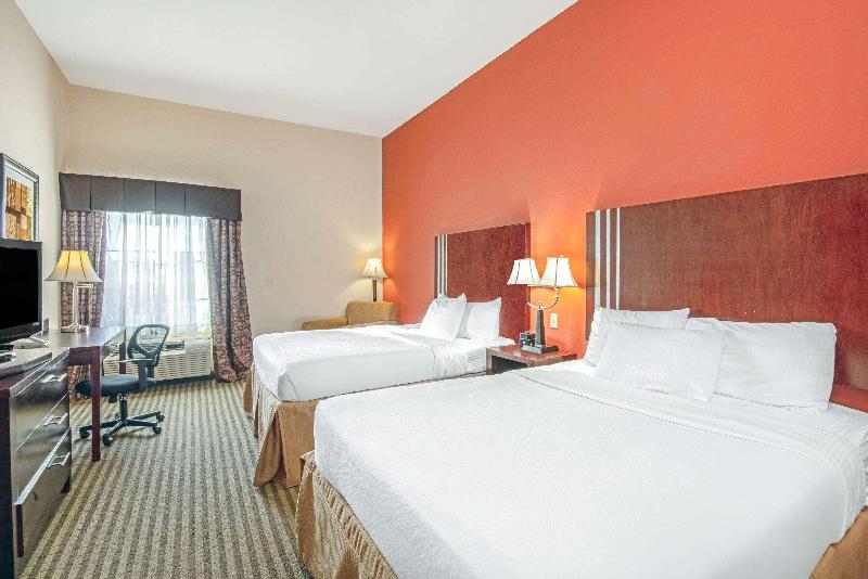 La Quinta Inn & Suites Woodward image