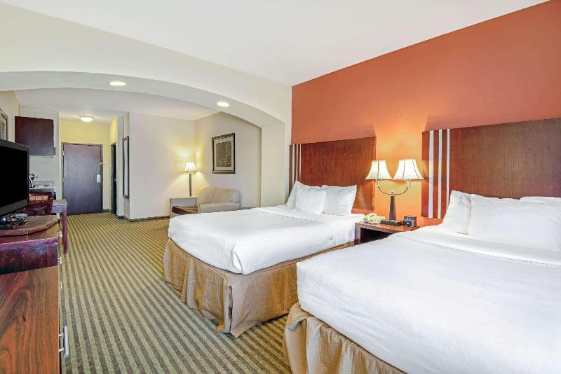 La Quinta Inn & Suites Woodward image