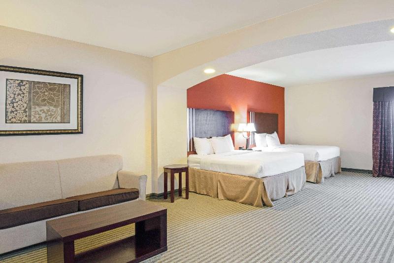 La Quinta Inn & Suites Woodward image