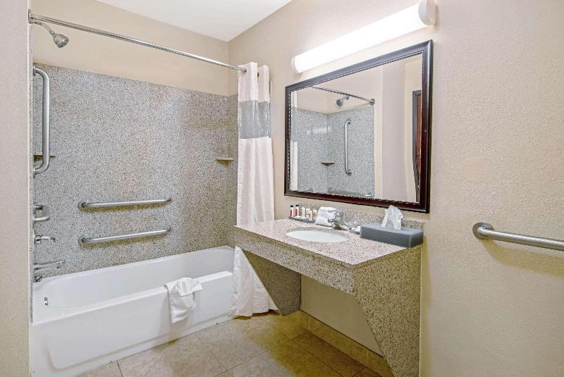 La Quinta Inn & Suites Woodward image