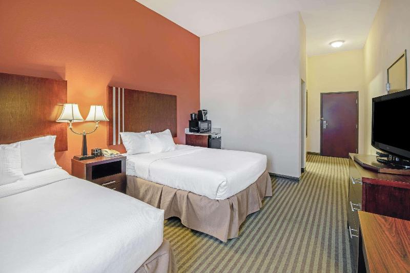 La Quinta Inn & Suites Woodward image
