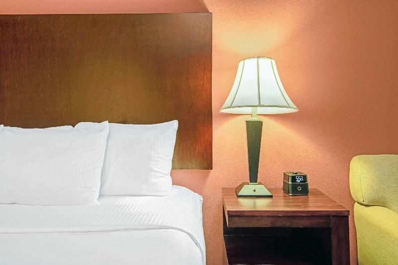 La Quinta Inn & Suites Woodward image