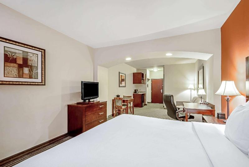 La Quinta Inn & Suites Woodward image