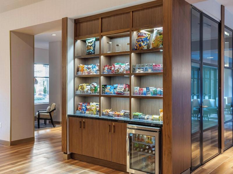 Sheraton Suites Old Town Alexandria image