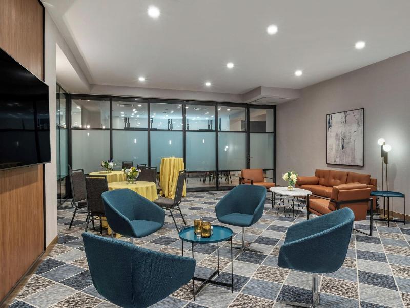 Sheraton Suites Old Town Alexandria image
