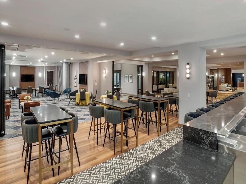 Sheraton Suites Old Town Alexandria image