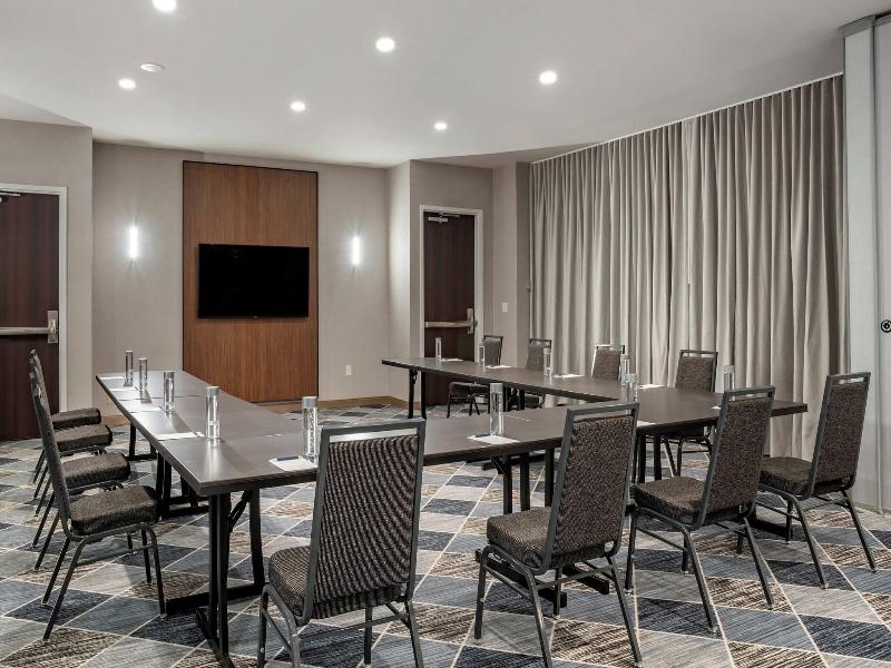 Sheraton Suites Old Town Alexandria image
