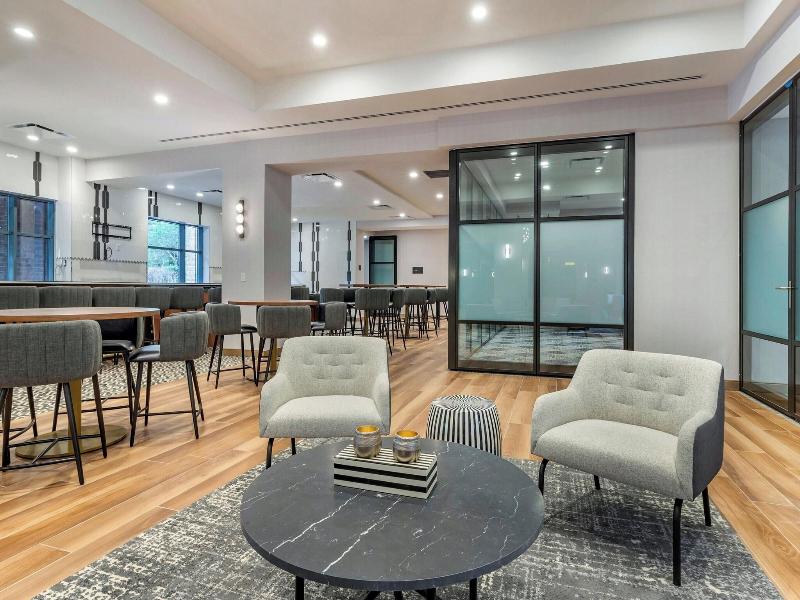 Sheraton Suites Old Town Alexandria image