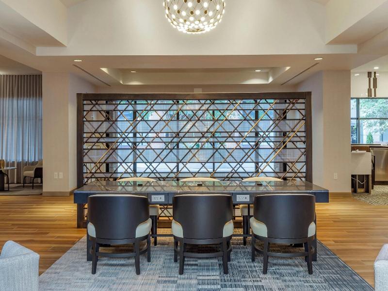 Sheraton Suites Old Town Alexandria image