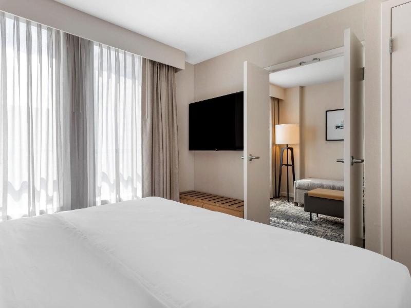 Sheraton Suites Old Town Alexandria image