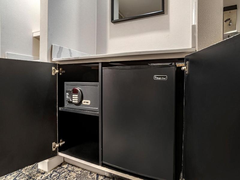 Sheraton Suites Old Town Alexandria image