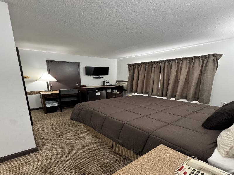 Happy Day Inn image